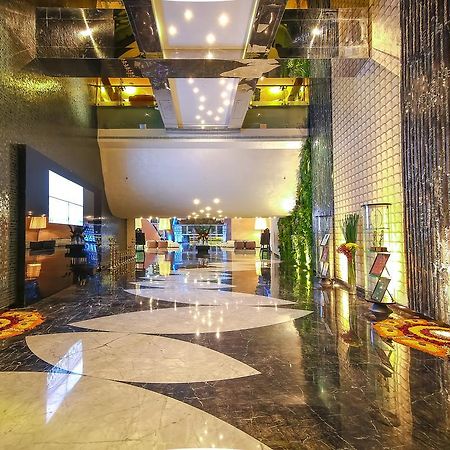 Hotel Sahara Star Mumbai Exterior foto Lobby