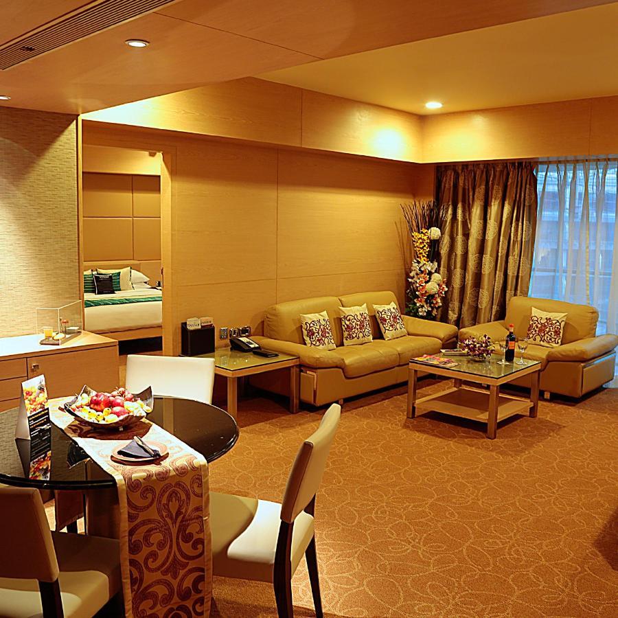 Hotel Sahara Star Mumbai Exterior foto A suite at the hotel