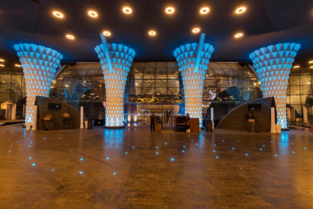 Hotel Sahara Star Mumbai Exterior foto The interior of the terminal