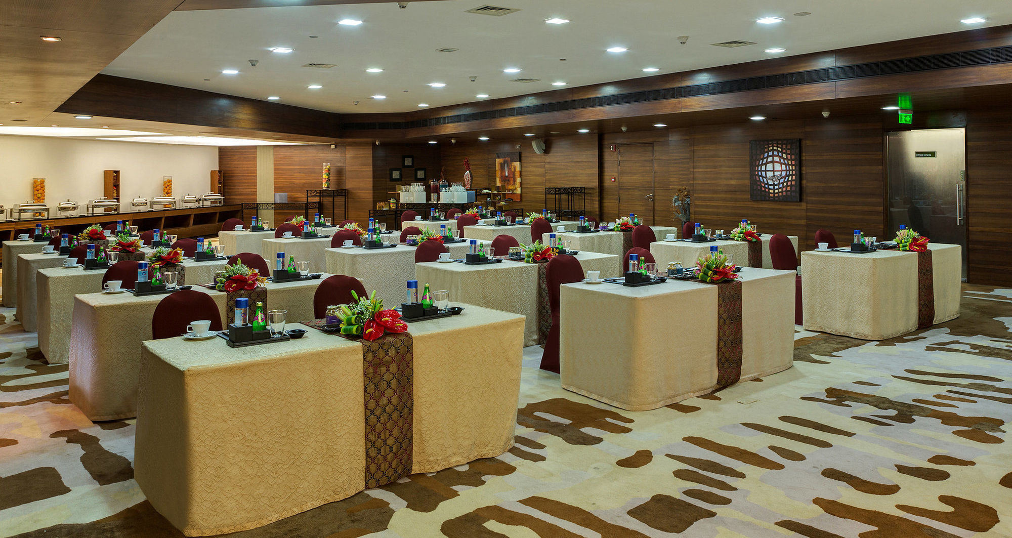Hotel Sahara Star Mumbai Einrichtungen foto The Royal