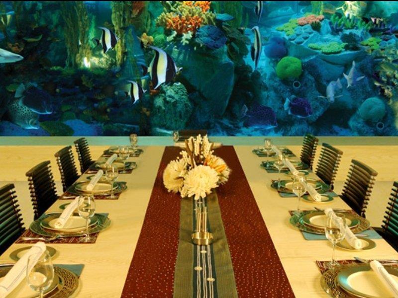 Hotel Sahara Star Mumbai Restaurant foto The Lost Chambers Aquarium