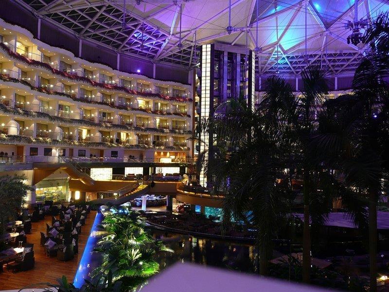 Hotel Sahara Star Mumbai Exterior foto The interior of the hotel
