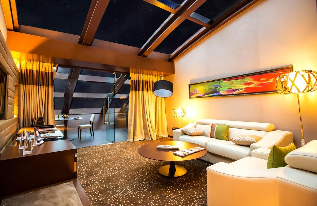 Hotel Sahara Star Mumbai Exterior foto A suite at the hotel