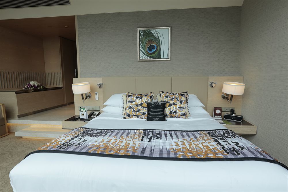Hotel Sahara Star Mumbai Exterior foto A bedroom at the hotel
